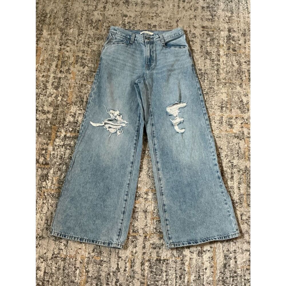 LEVI’S WIDE LEG BAGGY DISTRESSED JEANS! GUC! SIZE 27